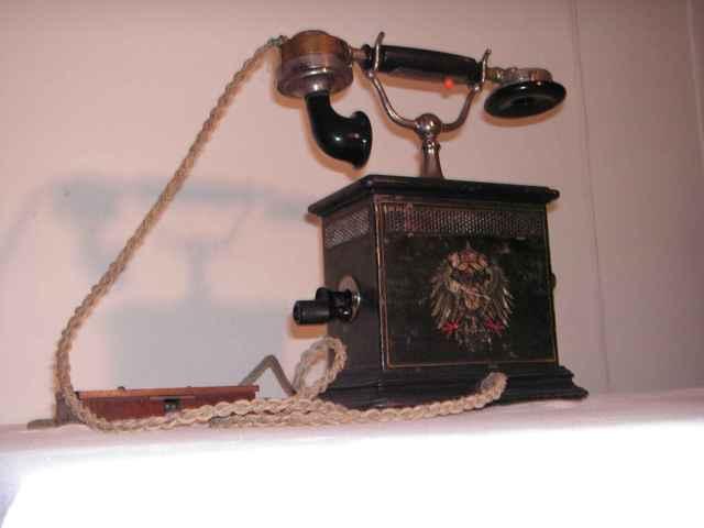 Verkleinertes Bild [Telefon_19_Jh_4.JPG - 20kB]
